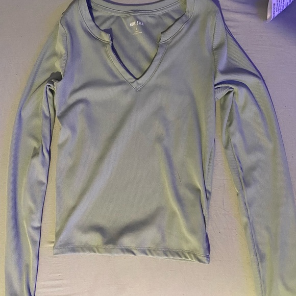 Hollister Women's Light Sage Green V-Neck Blouse - Picture 1 of 4